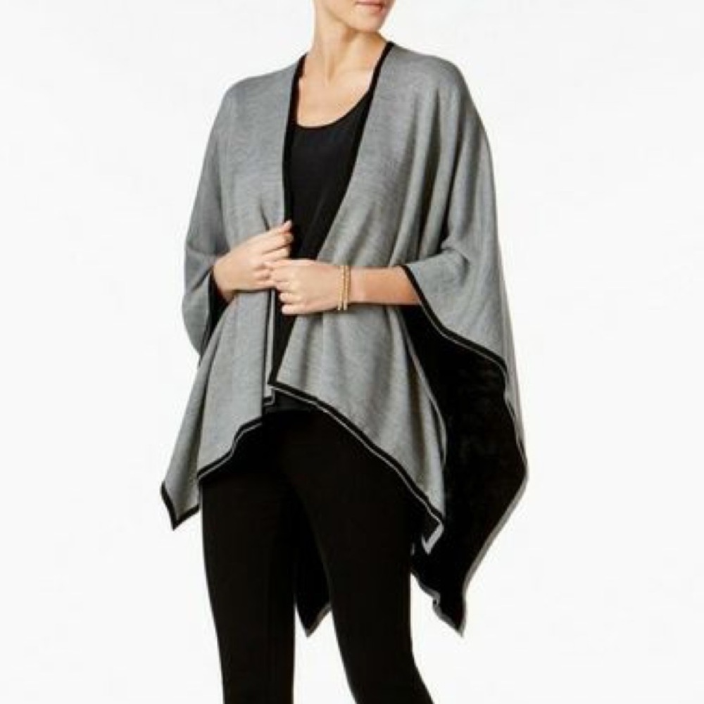 CHARTER CLUB REVERSIBLE PONCHO - Picture 7 of 7